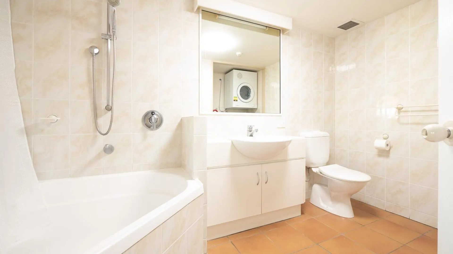 Reefside Escape Apartment Cairns