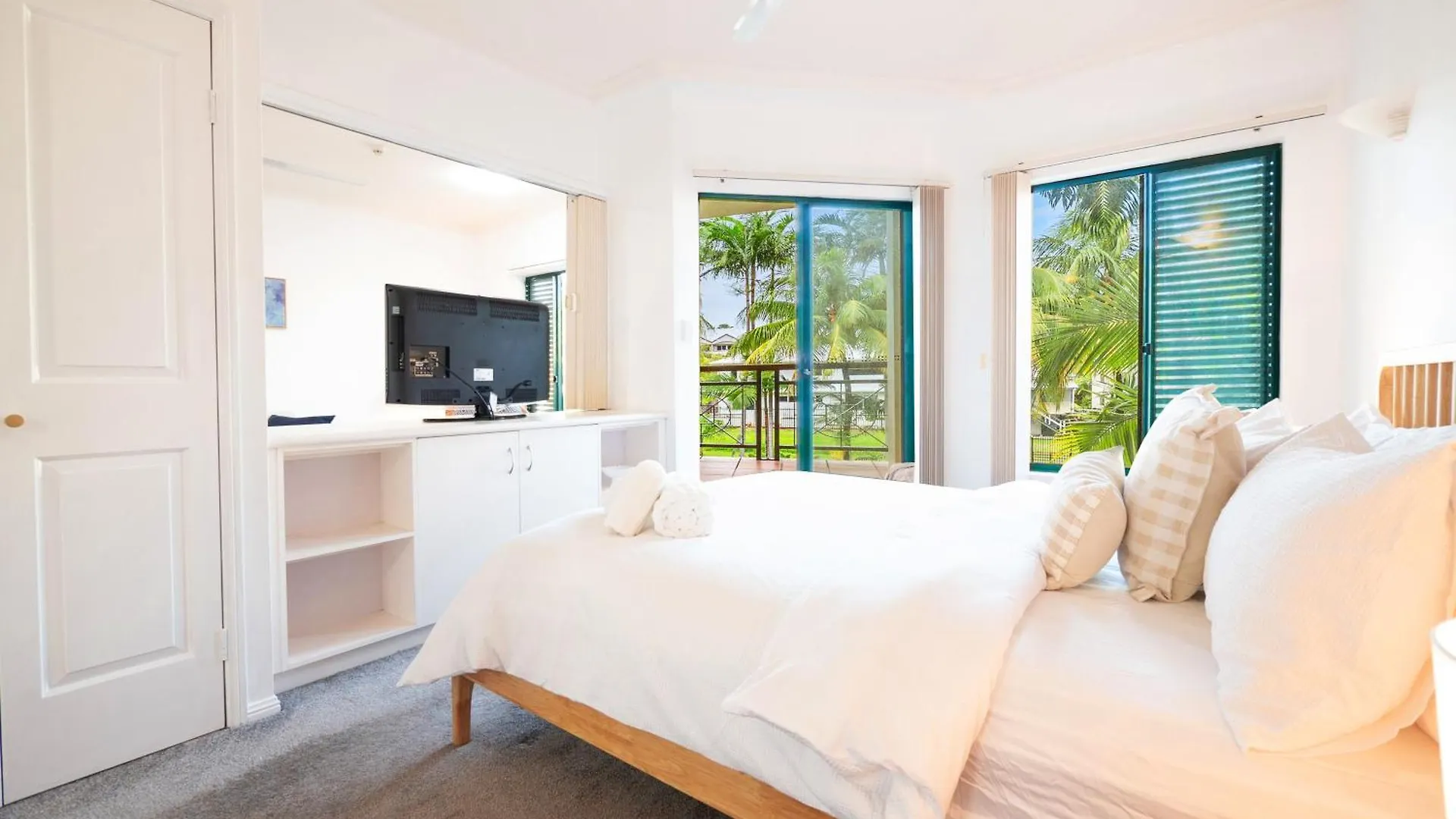 Reefside Escape Apartment Cairns